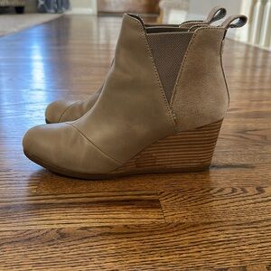 Tom’s wedge booties